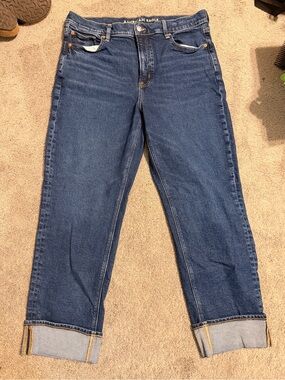 American Eagle Super High-Rise Straight Jeans Short Cuffed